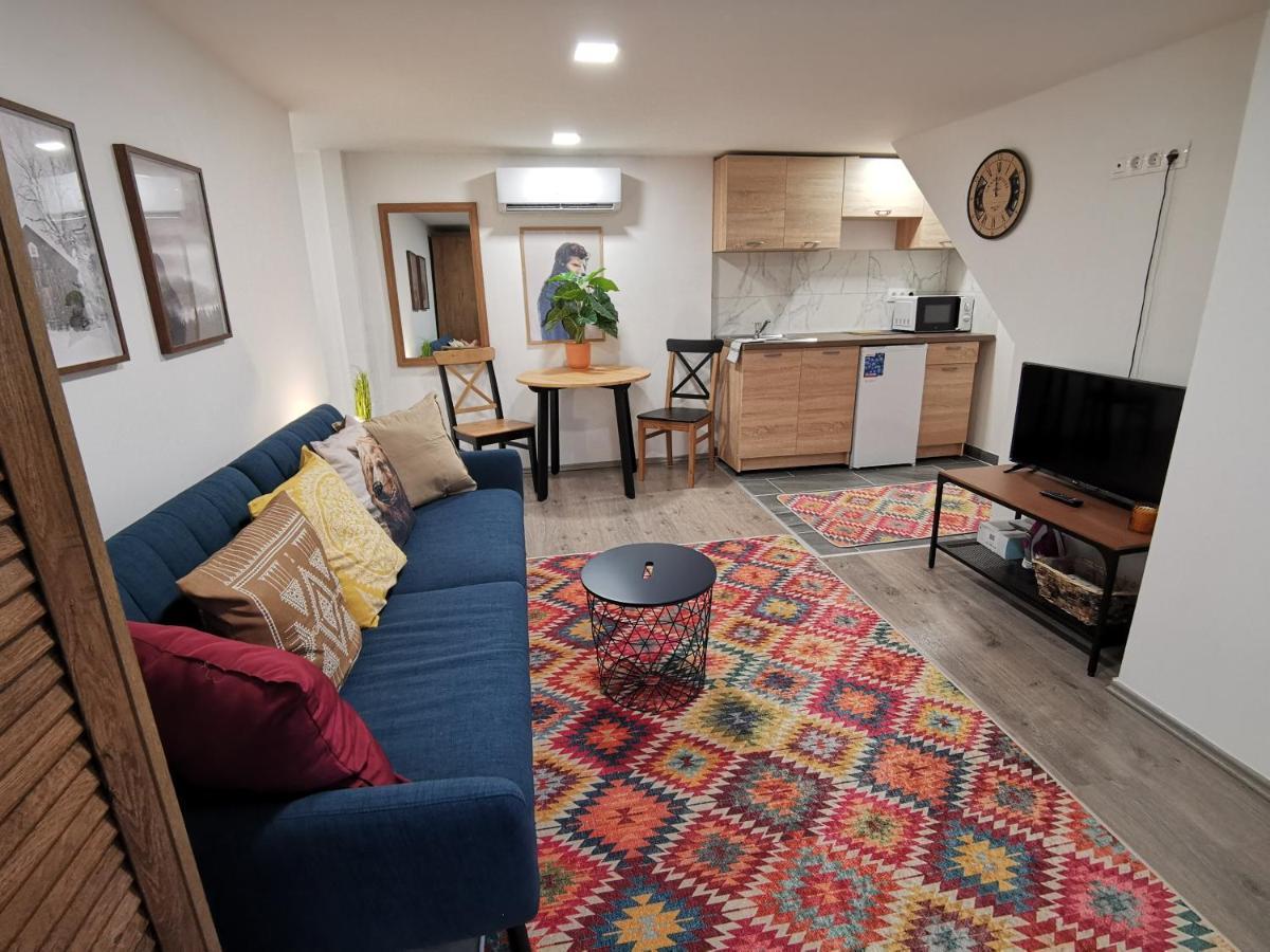 Smile Miko Apartment By Castle Будапеща Екстериор снимка