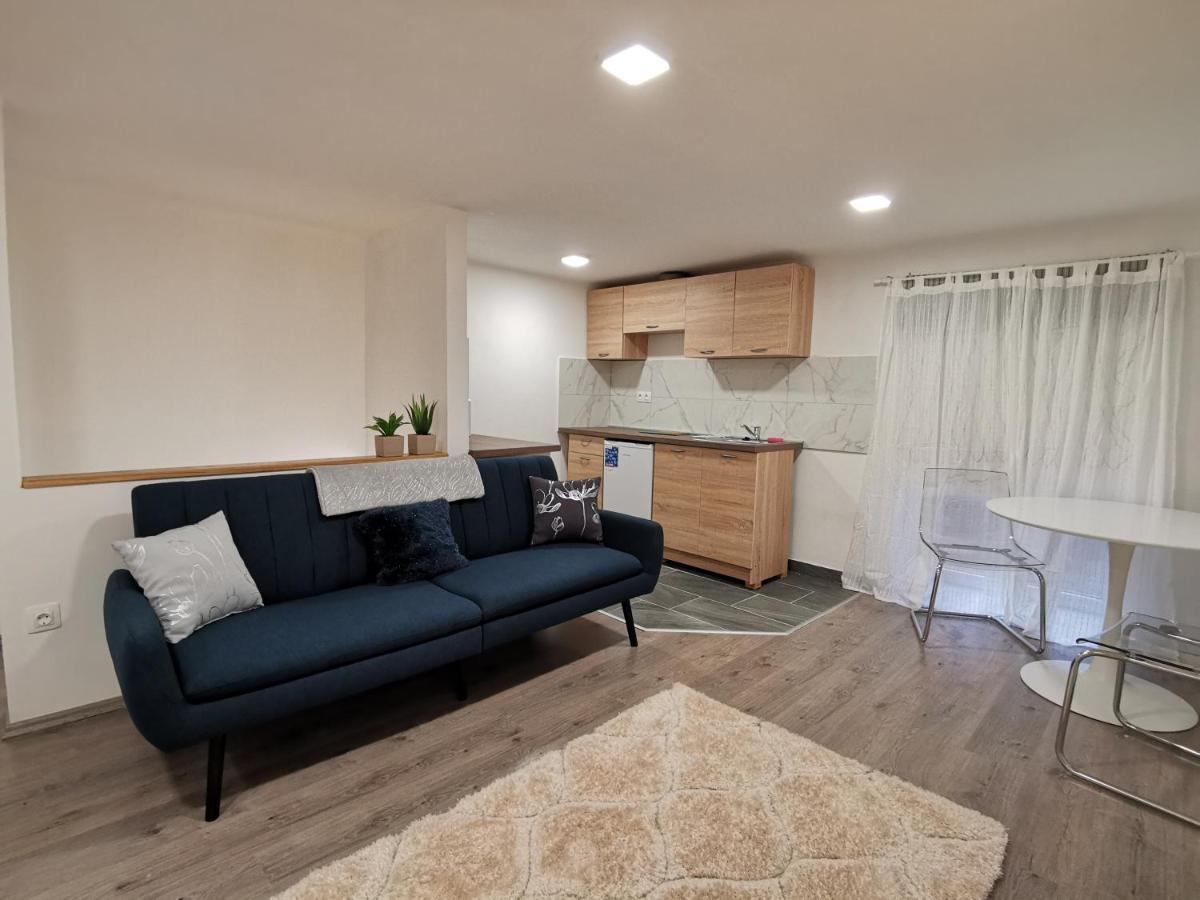 Smile Miko Apartment By Castle Будапеща Екстериор снимка
