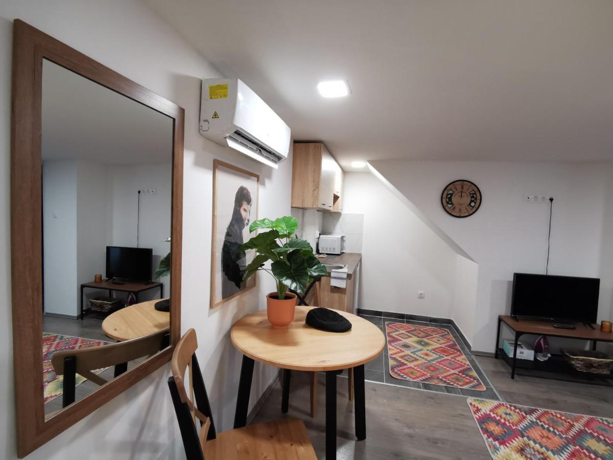 Smile Miko Apartment By Castle Будапеща Екстериор снимка