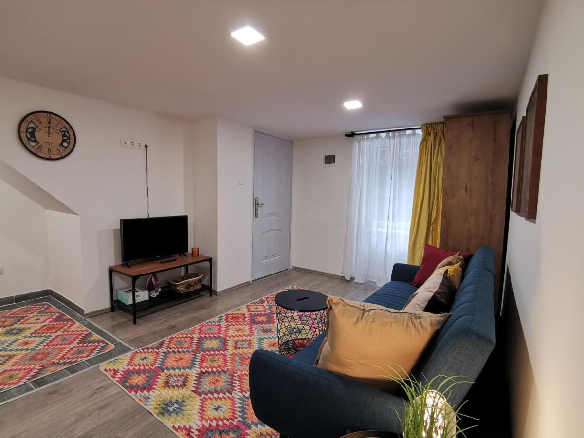 Smile Miko Apartment By Castle Будапеща Екстериор снимка